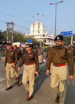 दिल्ली पुलिस ने ओमिक्रॉन के खिलाफ लड़ाई के लिए कमर कसी